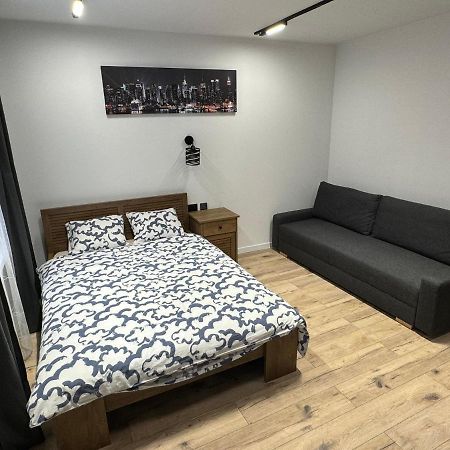 New Jersey Apartments Parking On Street Катовице Экстерьер фото